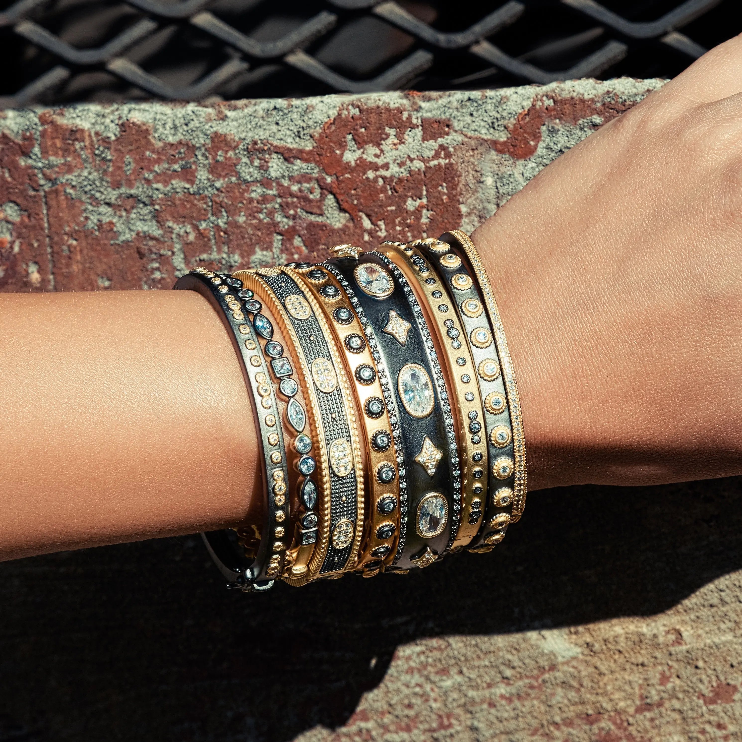 Mini Stud Bezel Stone Eternity Hinge Bangle Signature BRACELET