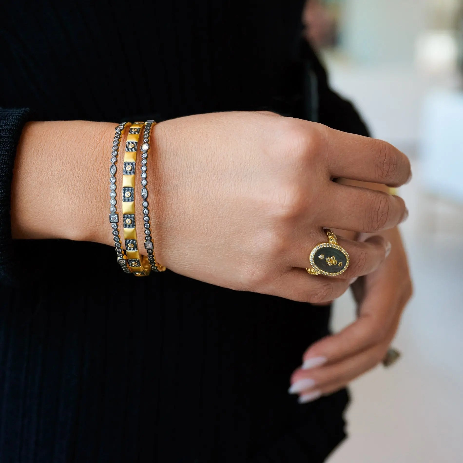 Signature Mixed Shape Bangle Signature BRACELET