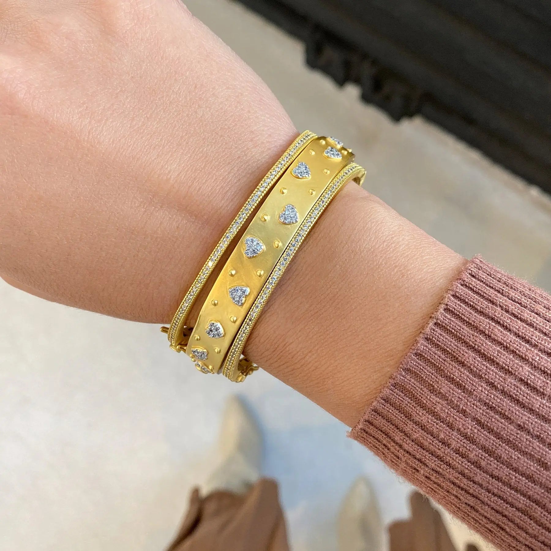 The Classic Pavé Hinge Bangle Signature BRACELET