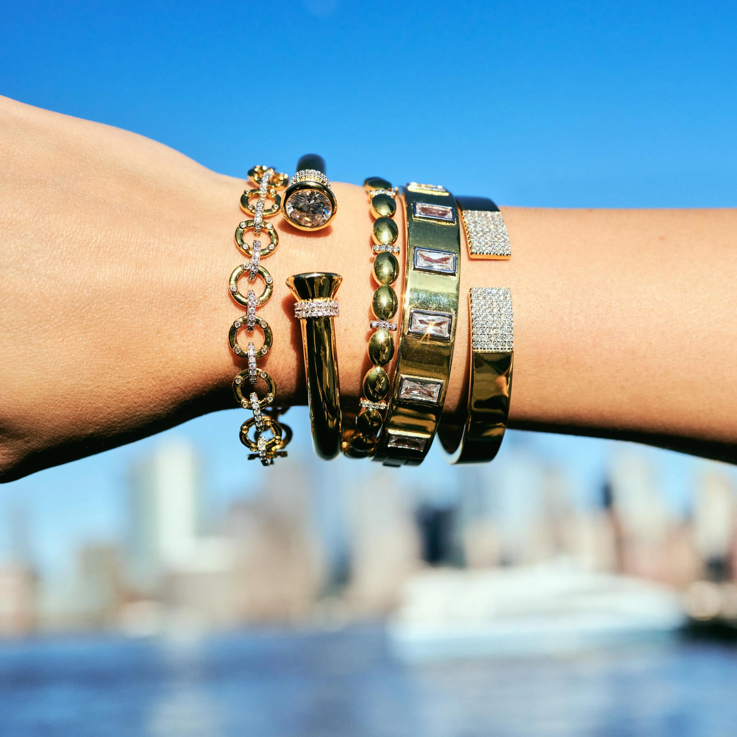 Windows of Reflection Bangle Radiance BRACELET