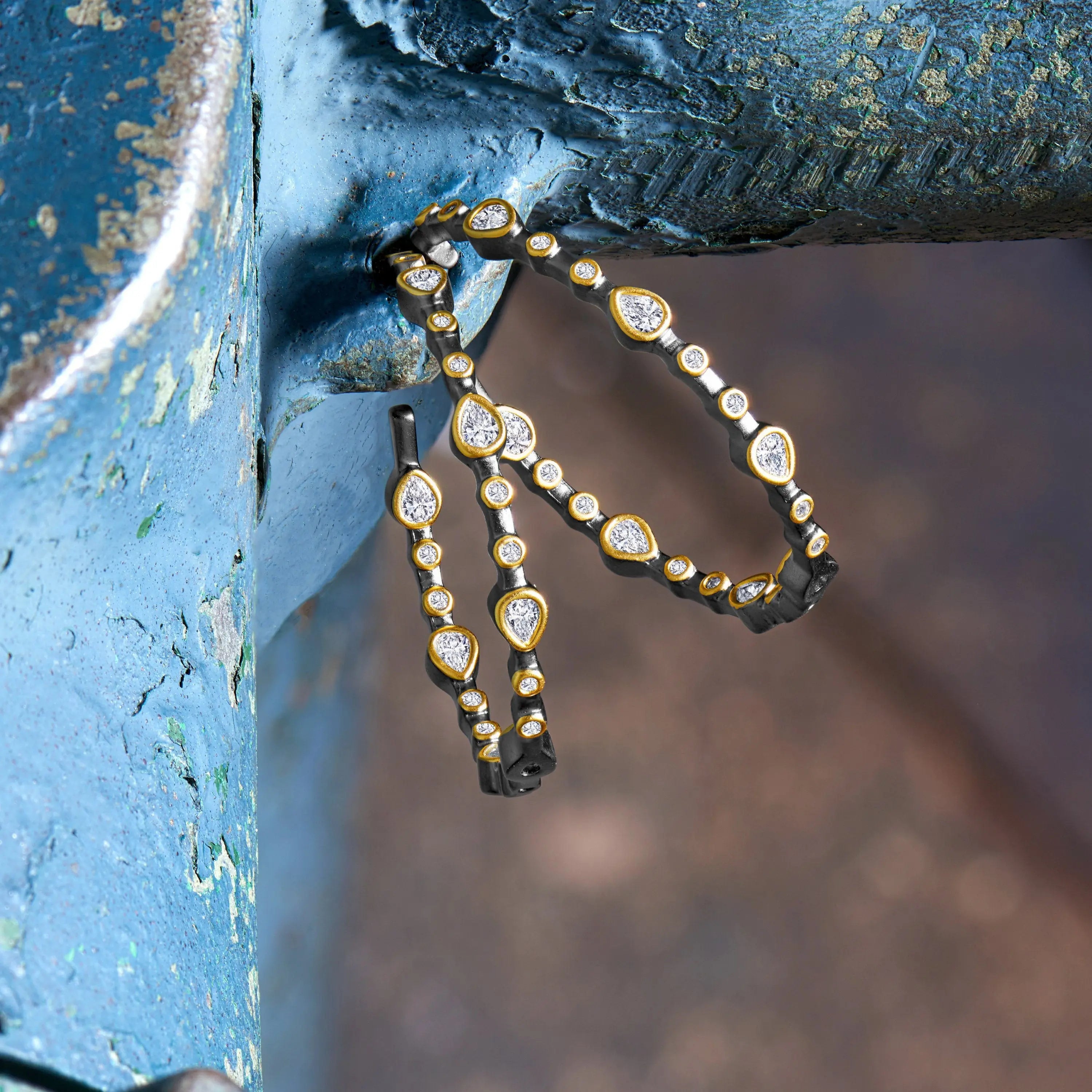 Best Seller Hoop Earrings Signature EARRING