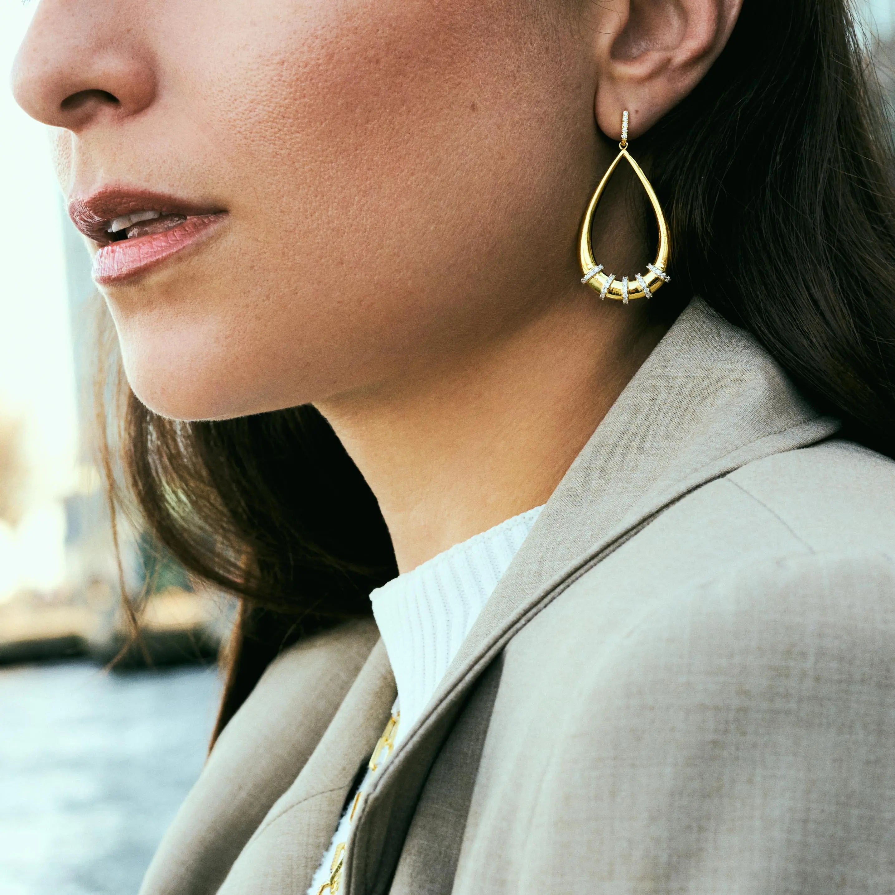 Sparkling Reflections Teardrop Earrings Radiance EARRING