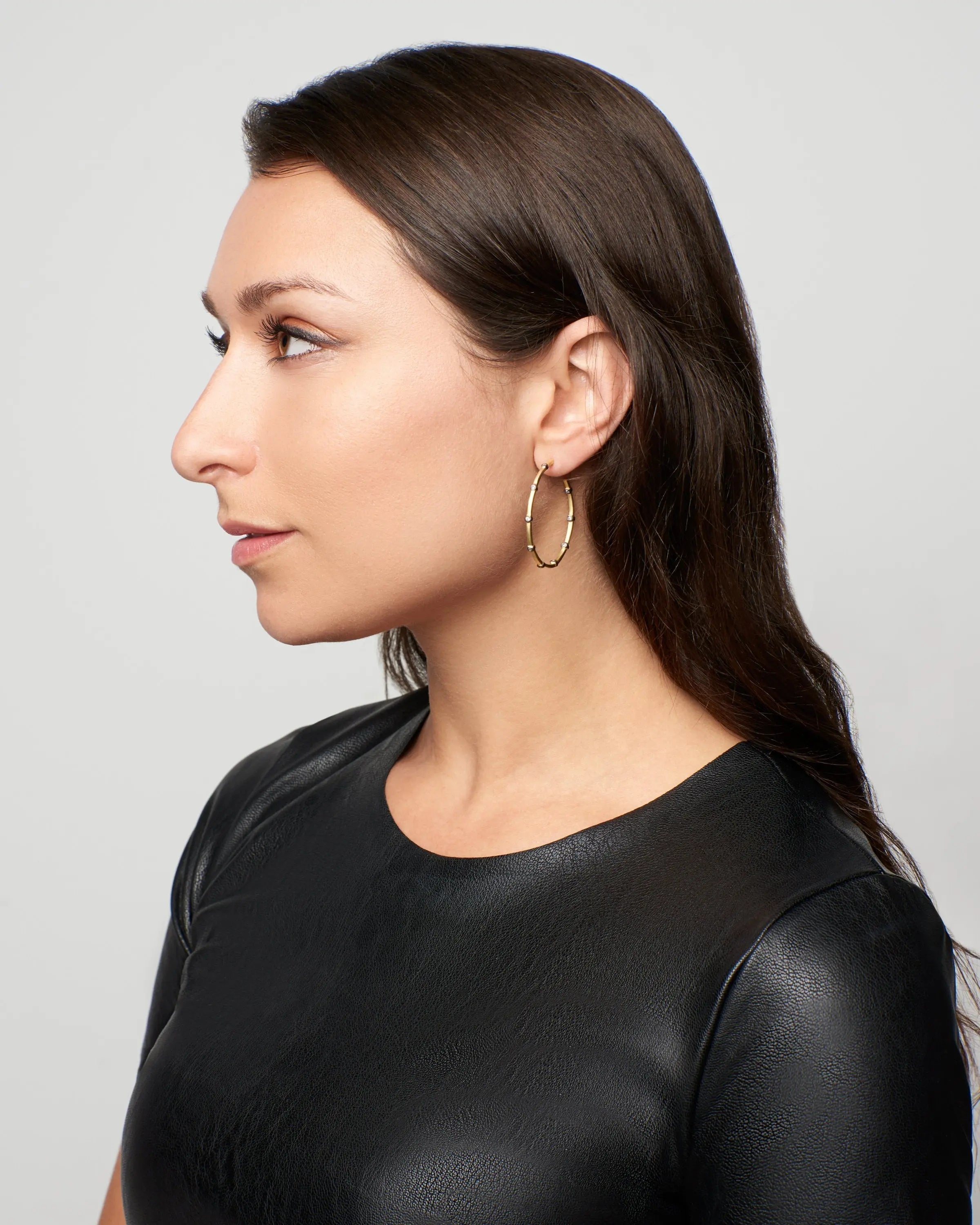 Your Go-To Bezel Hoop Signature EARRING