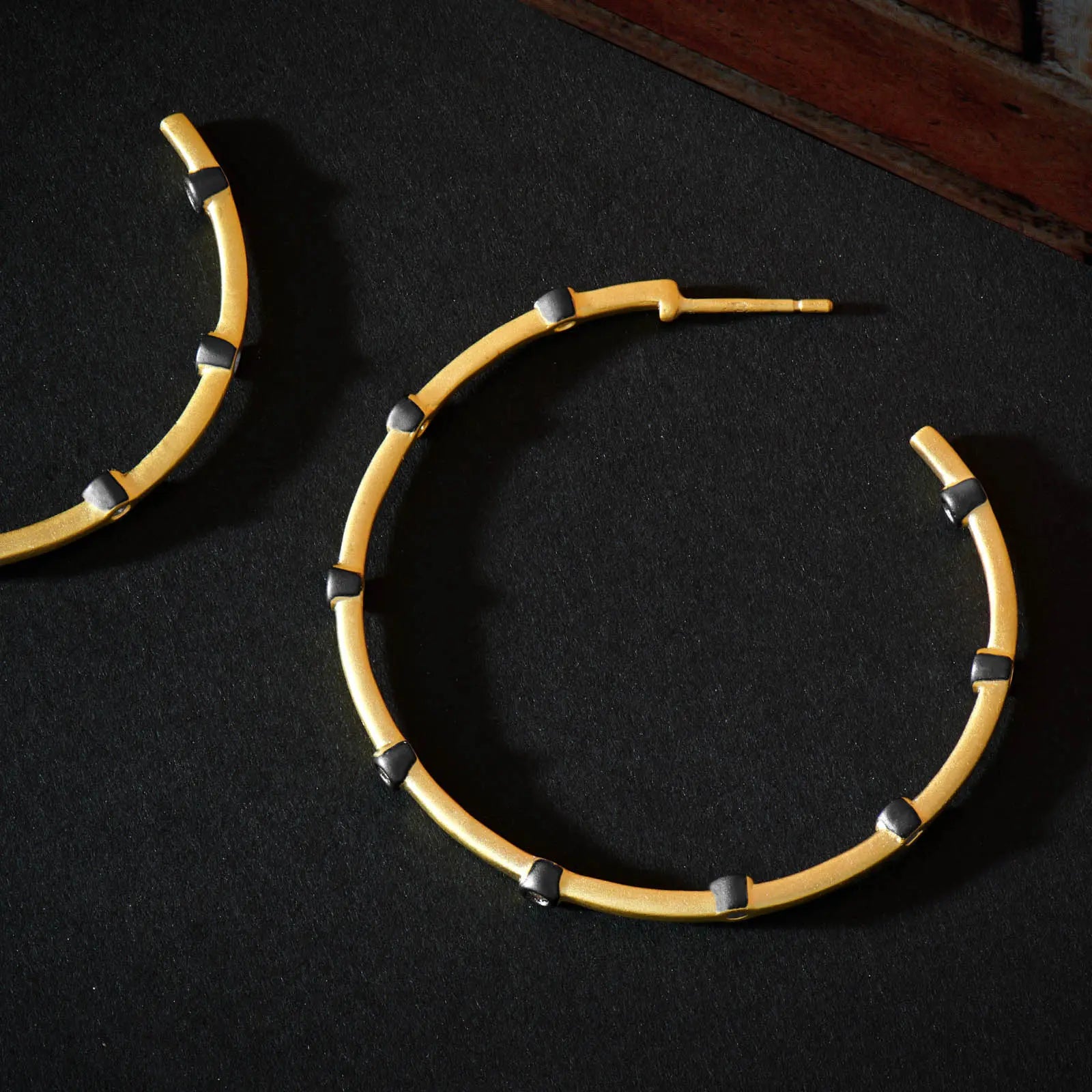 Your Go-To Bezel Hoop Signature EARRING