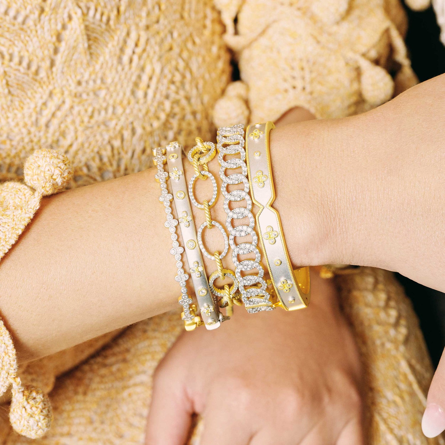 Clover Station Hinge Bangle - FREIDA ROTHMAN